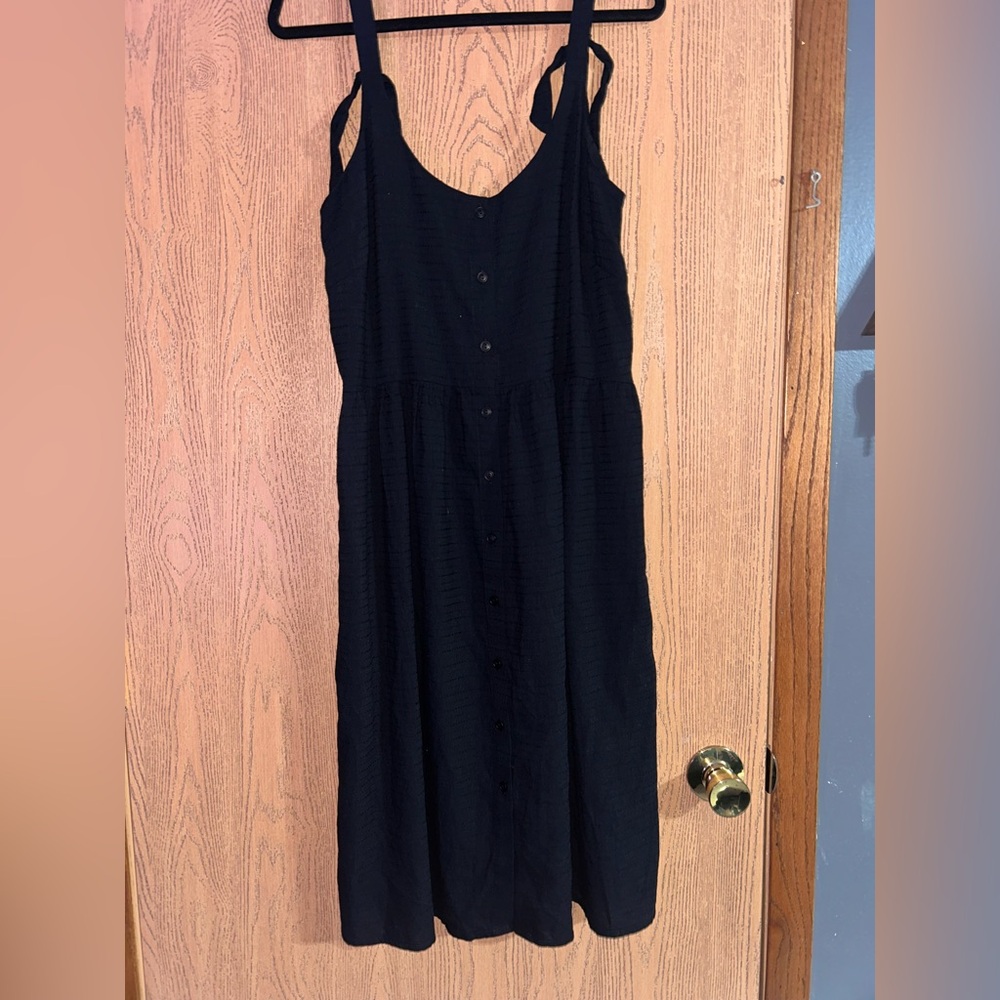 Eve Gravel Black Button-Down Midi Dress